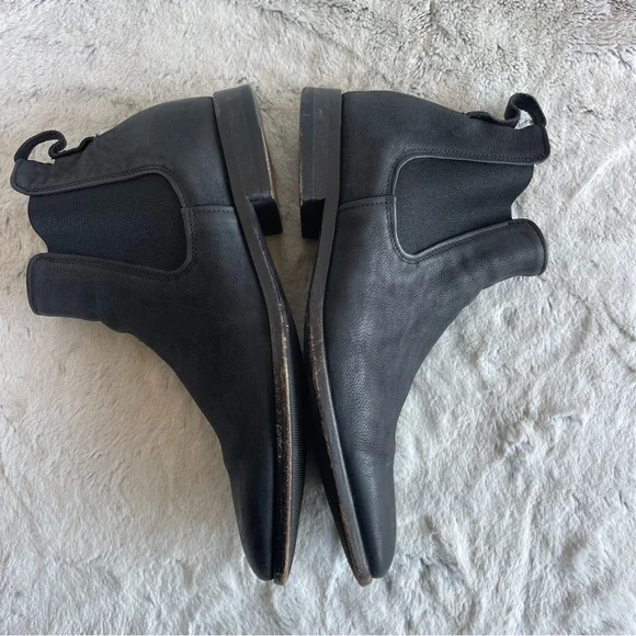 Vince Men's Black Leather Chelsea BootsSize 8.5 Made In Italy